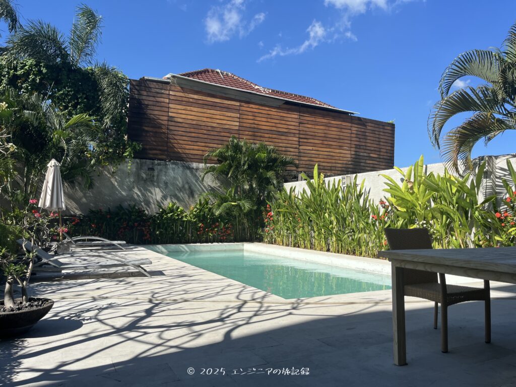 Bali Bustle - Coworking Bali and Coliving Space Baliのプール