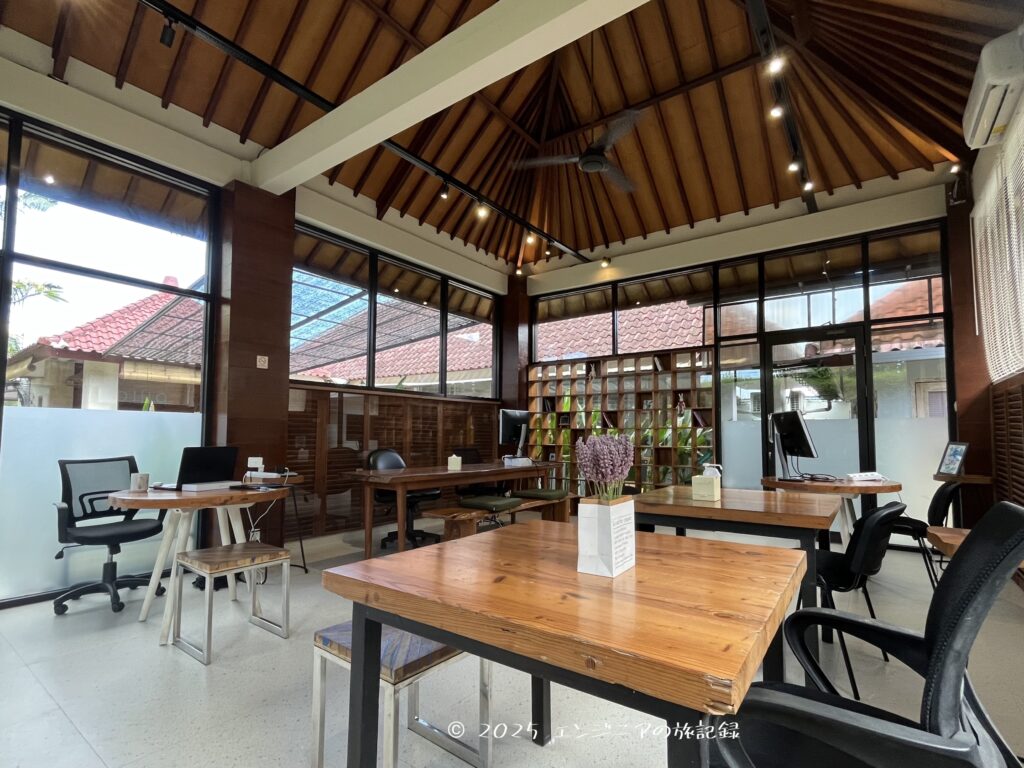Biliq Seminyak Coworking Spaceの作業スペース