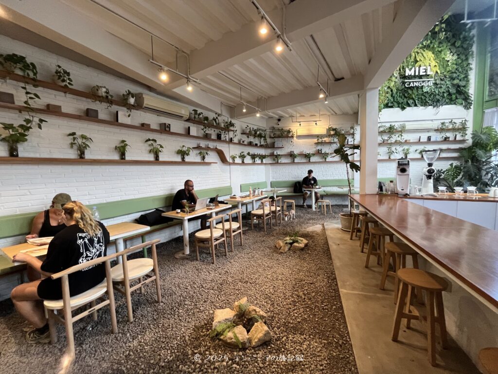バリ島チャングーにあるMIEL SPECIALTY COFFEE CANGGUの写真