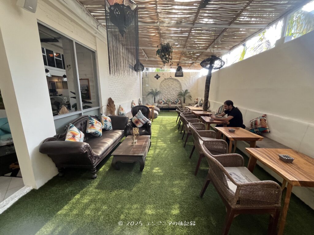 Tropical Nomad Coworking Spaceの半室外