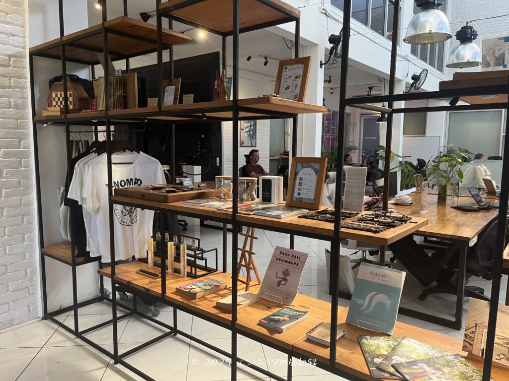 Tropical Nomad Coworking Spaceのグッズ