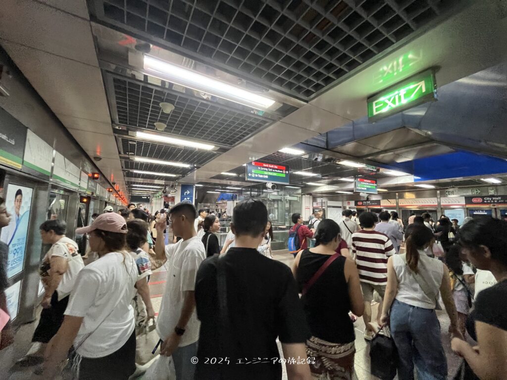 シティ・ホール駅のホーム