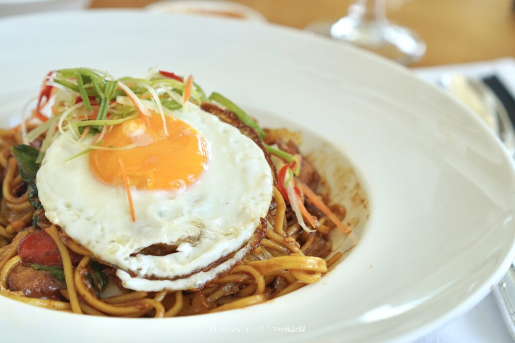 The Empire BruneiのPantaiでの昼食で食べたMee Mamak