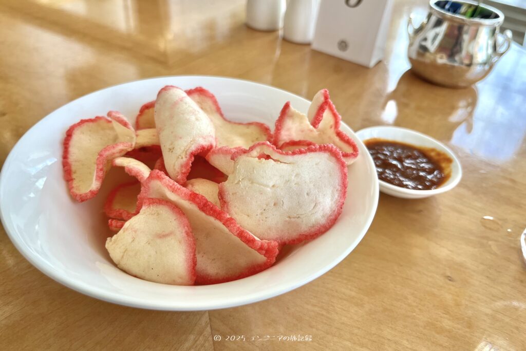 The Empire BruneiのPantaiでの昼食のサービスのスナック