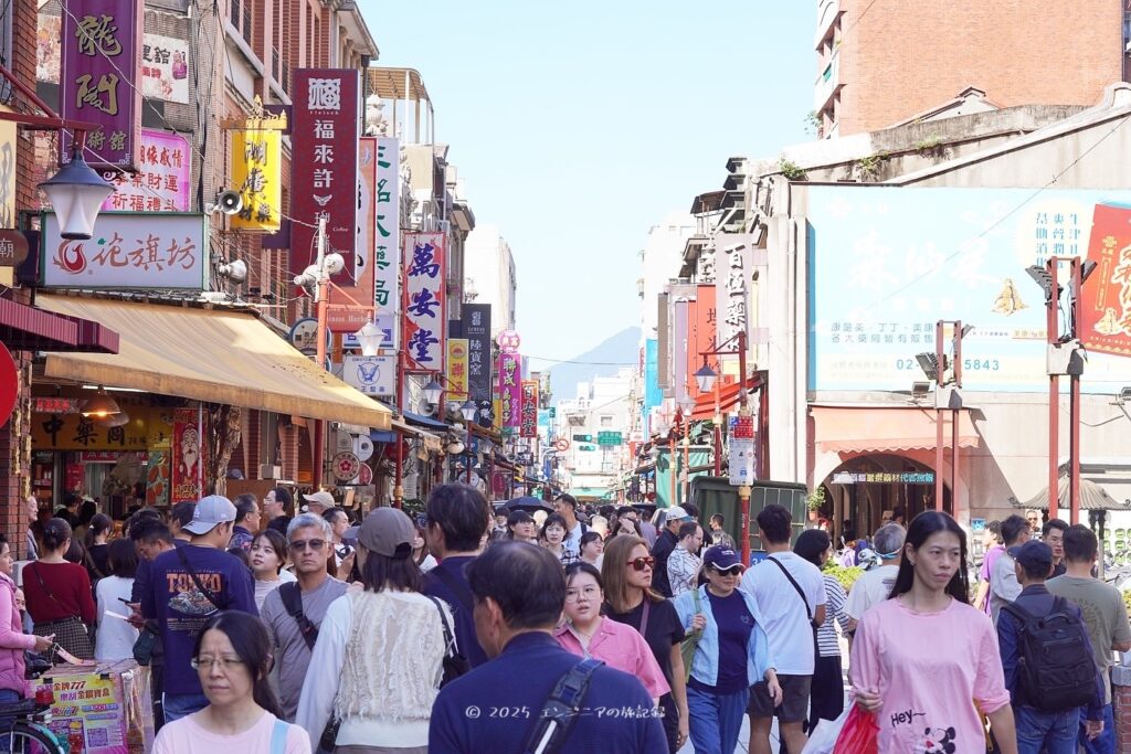 台北の迪化街の様子