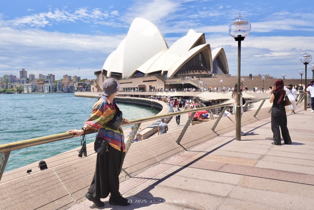 シドニーのオペラハウスは背景に撮影した写真