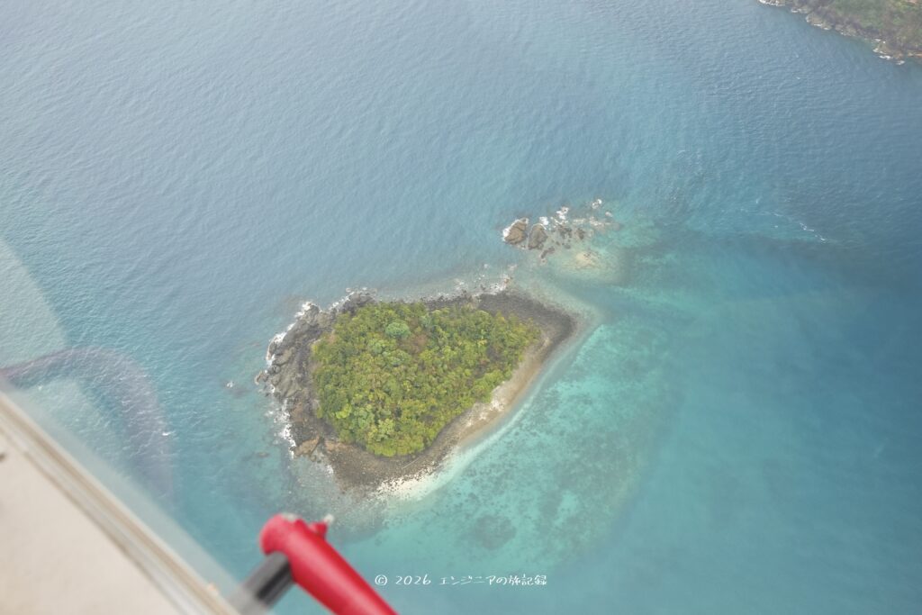 ウィットサンデー諸島とグレートバリアリーフの遊覧飛行のツアーの様子