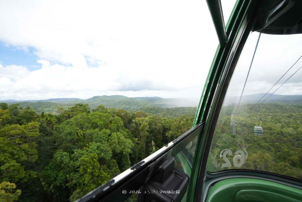 ケアンズの熱帯雨林のキュランダのスカイレールから見た景色