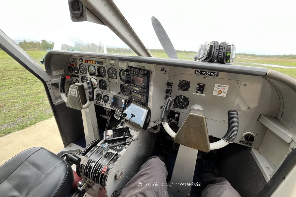 ウィットサンデー諸島とグレートバリアリーフの遊覧飛行のツアーで乗った飛行機の内装