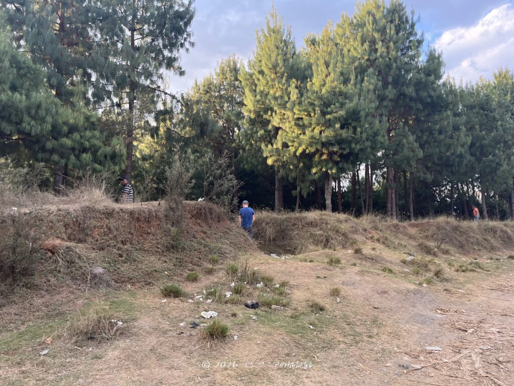 マダガスカルのcotisseのトイレ休憩の様子