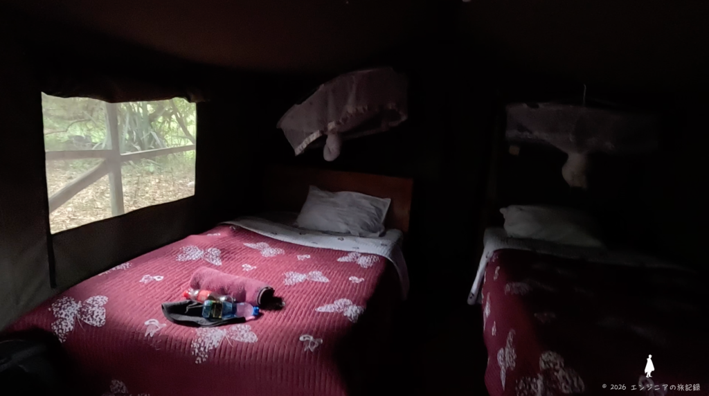 ケニア マサイマラ キャンプサイトのテント内部の様子