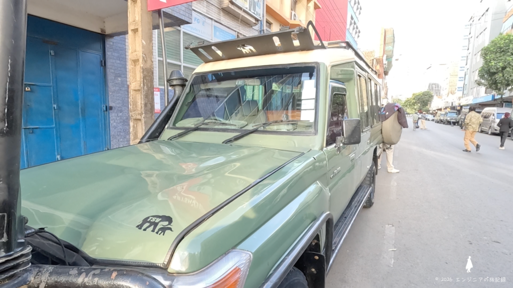 ケニアサファリ ランドクルーザー