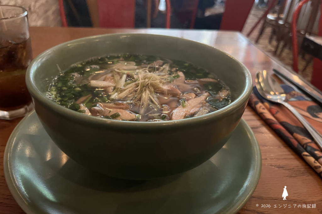 ベトナム料理レストランで食べたフォー