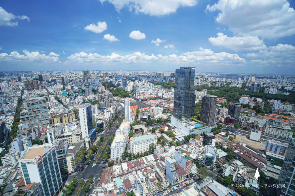 ビテクスコ展望台のサイゴンスカイデッキから見下ろすホーチミン市街