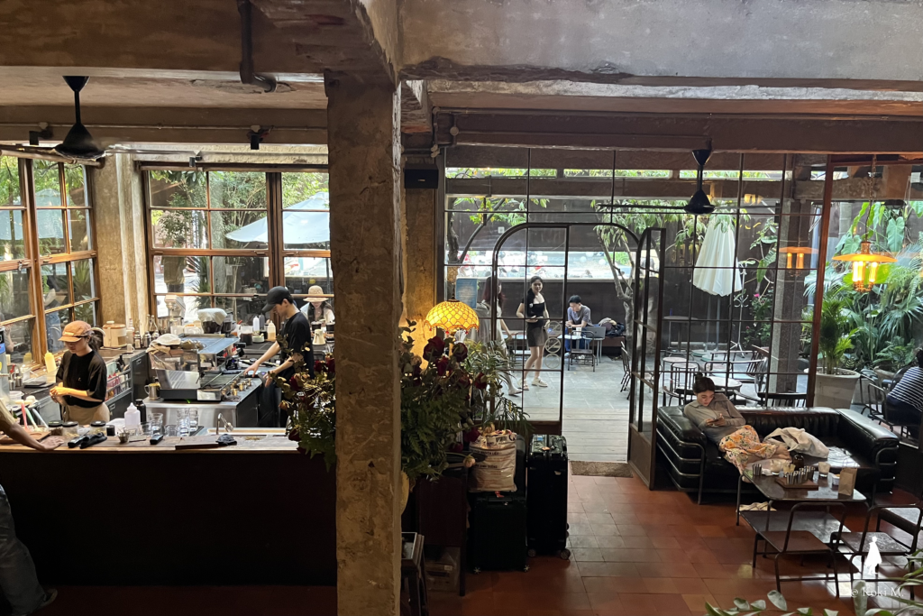 ダナンのおしゃれカフェのTân Coffee