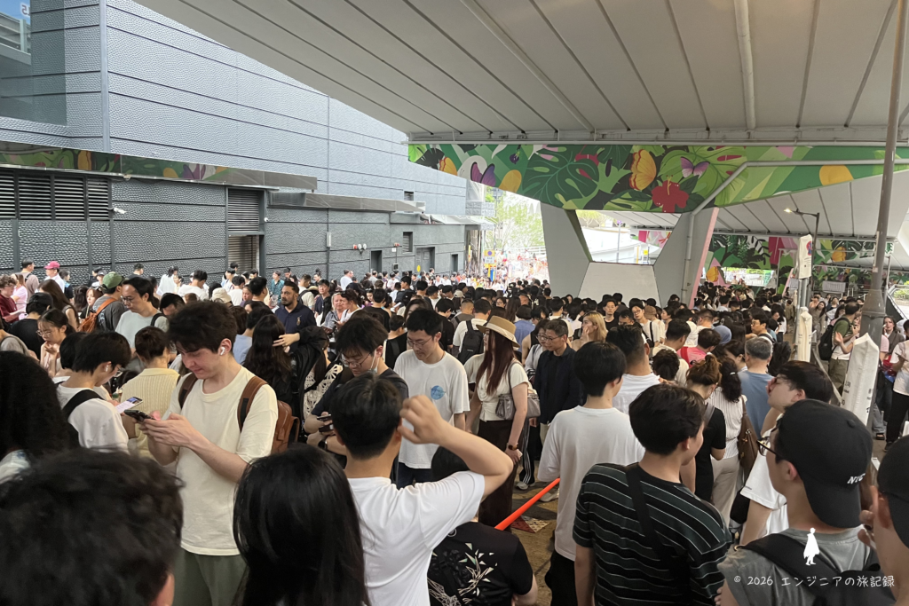 夕方のピークトラム乗り場にできた長い行列